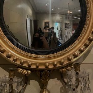 Meet your Posher, Mia